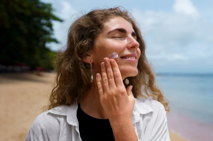 How Protect Skin from UV Radiation Spring Summer?