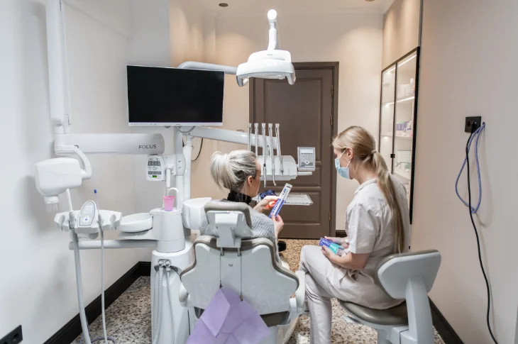 Using Dental Floss: Why and How to Use It Correctly?