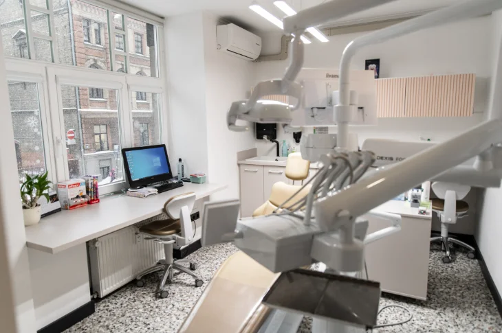 Dental Implant Procedure: How It Works and What to Expect?
